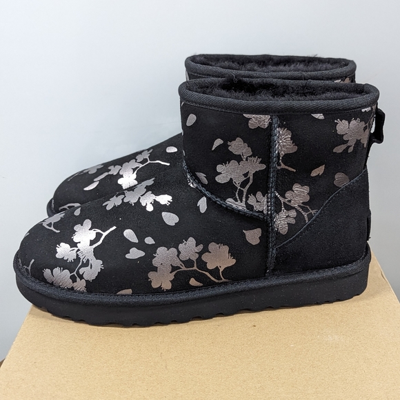 UGG CLASSIC MINI FLORAL FOIL BOOTS-Color BLACK SIZE 7.0 - Picture 6 of 8